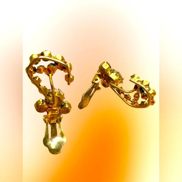 ✨❇️😍 Antique AB SIGNED AUSTRIA EMERALD MYSTIC Crystals✨❇️😍 Clip Gold Earrings - Picture 3 of 4